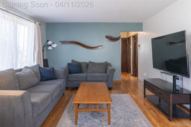 19871 Saxton Avenue, Southfield, MI 48075