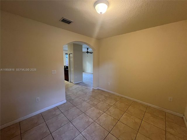 9217 SW 227th St 11, Cutler Bay, FL 33190