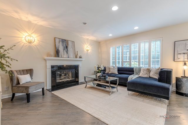 589 Marseilles Circle, Buffalo Grove, IL 60089