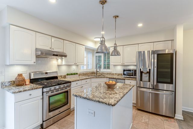 589 Marseilles Circle, Buffalo Grove, IL 60089
