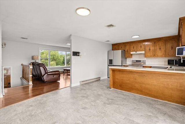 66 Mary Dr, Taunton, MA 02780