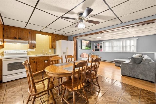 66 Mary Dr, Taunton, MA 02780
