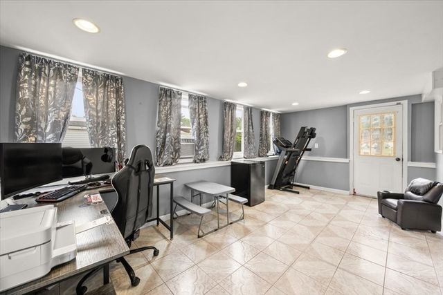 66 Mary Dr, Taunton, MA 02780
