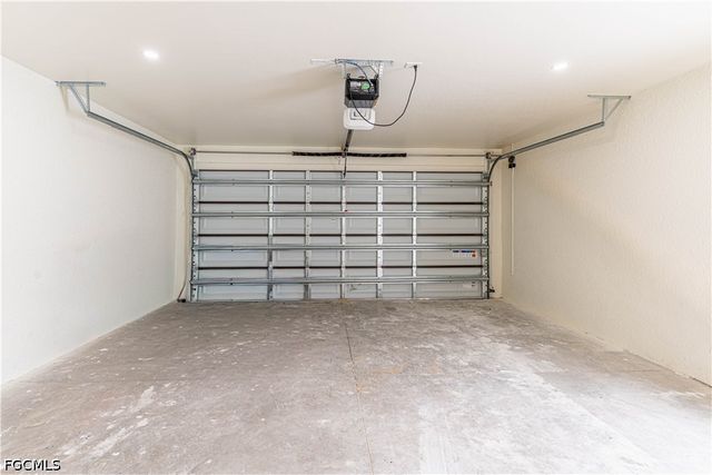 2708 42nd ST W, Lehigh Acres, FL 33971