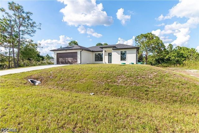 2708 42nd ST W, Lehigh Acres, FL 33971