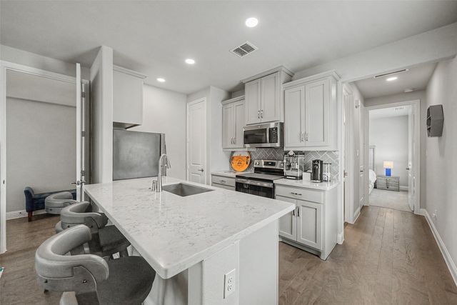 5200 Bradford Green Trail, Flower Mound, TX 75028
