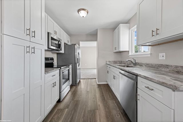 23112 Detour Street, St Clair Shores, MI 48082