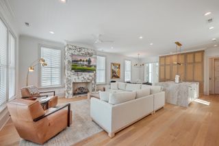 24 Bennett Street, Charleston, SC 29401