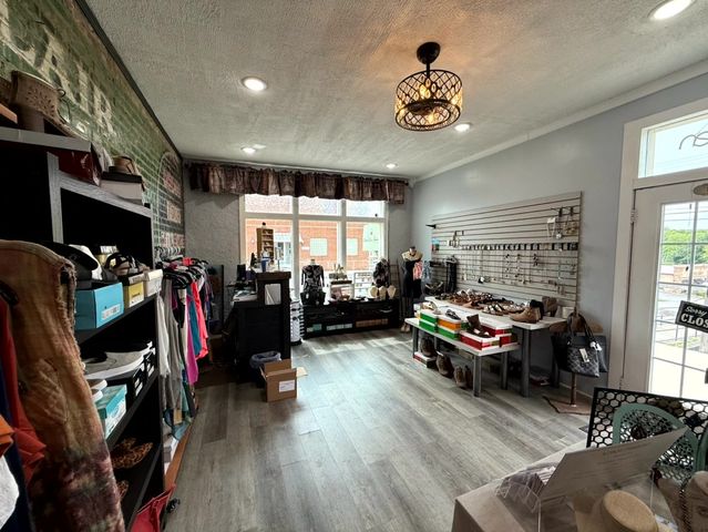 213 N Church St, Livingston, TN 38570