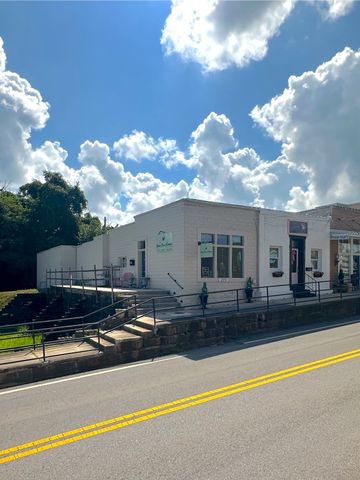 213 N Church St, Livingston, TN 38570