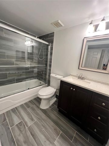 2021 SE 10th Ave 212, Fort Lauderdale, FL 33316