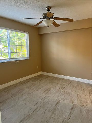 2021 SE 10th Ave 212, Fort Lauderdale, FL 33316