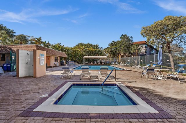 4930 E Sabal Palm Boulevard 409, Tamarac, FL 33319