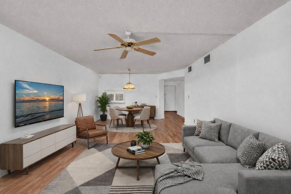 4930 E Sabal Palm Boulevard 409, Tamarac, FL 33319