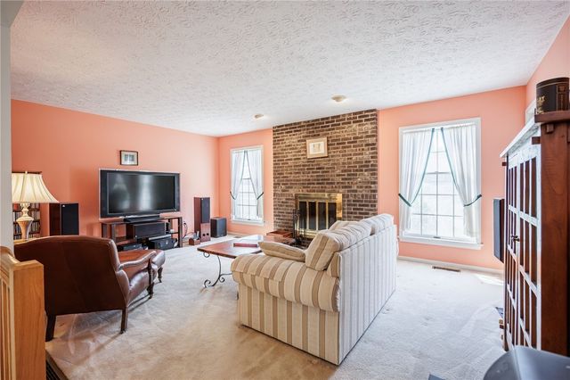 4 S Village Trail, Penfield, NY 14450