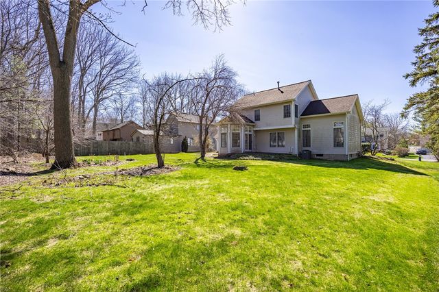 4 S Village Trail, Penfield, NY 14450