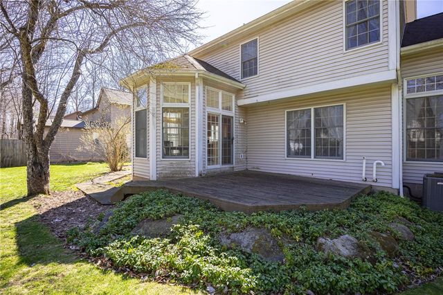 4 S Village Trail, Penfield, NY 14450