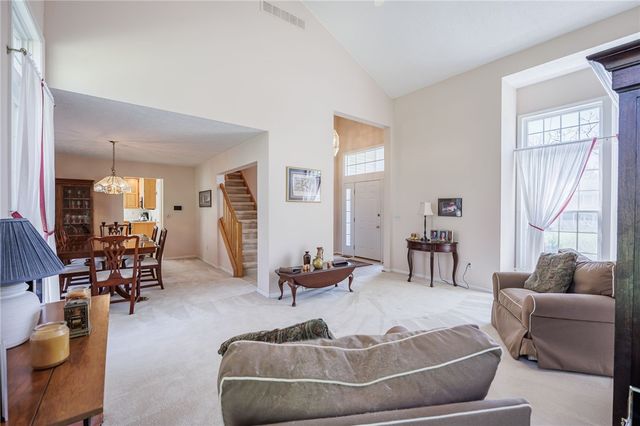 4 S Village Trail, Penfield, NY 14450