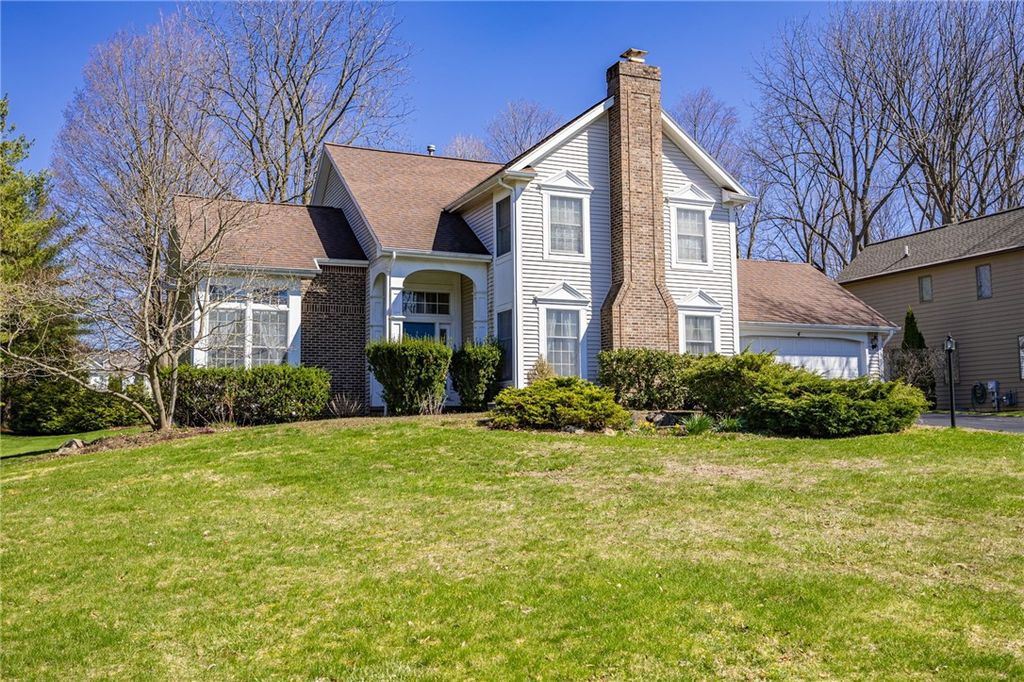 4 S Village Trail, Penfield, NY 14450