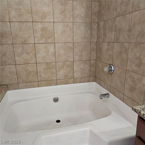 4050 Pacific Harbors Drive 245, Las Vegas, NV 89121
