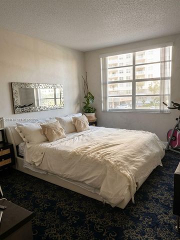 1985 S Ocean Drive 2B, Hallandale Beach, FL 33009