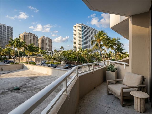 1985 S Ocean Drive 2B, Hallandale Beach, FL 33009