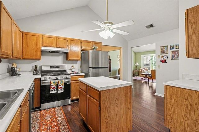 958 Redan Crescent Drive, Stone Mountain, GA 30088