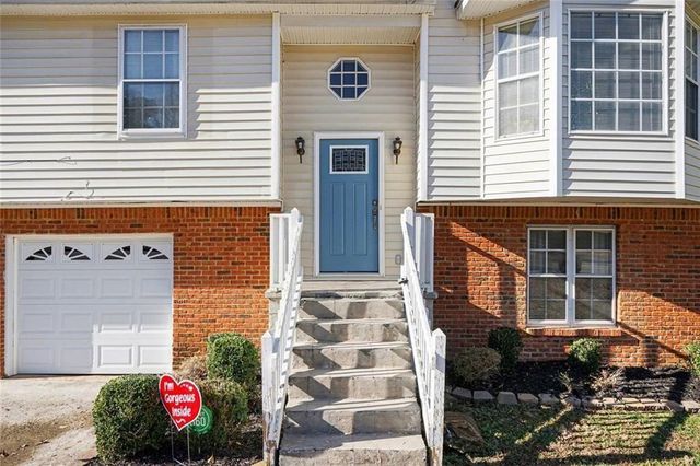 958 Redan Crescent Drive, Stone Mountain, GA 30088