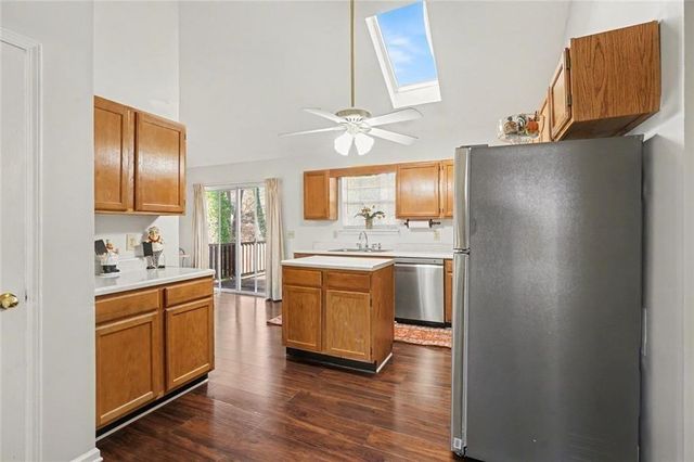 958 Redan Crescent Drive, Stone Mountain, GA 30088