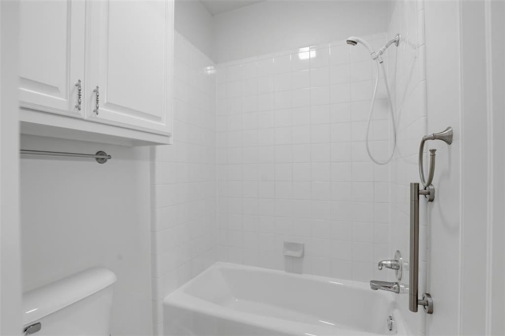 Image 32 of property listing at 12508 Chateaux Road, Oklahoma City, OK 73142