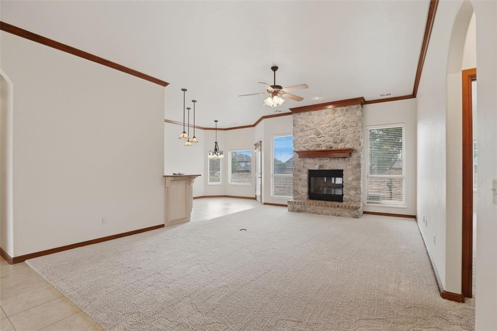 Image 6 of property listing at 12508 Chateaux Road, Oklahoma City, OK 73142