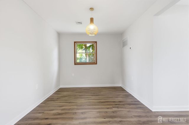 2 Kendall Drive, Parlin, NJ 08859