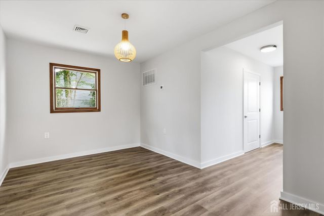 2 Kendall Drive, Parlin, NJ 08859