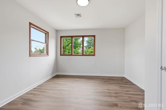 2 Kendall Drive, Parlin, NJ 08859