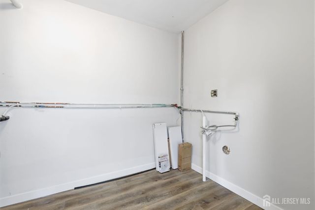 2 Kendall Drive, Parlin, NJ 08859