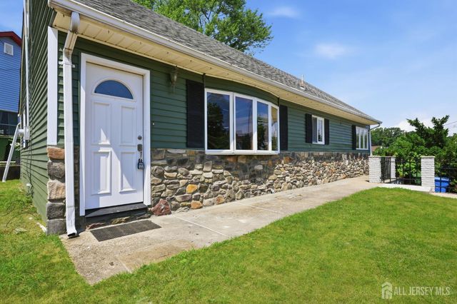 2 Kendall Drive, Parlin, NJ 08859