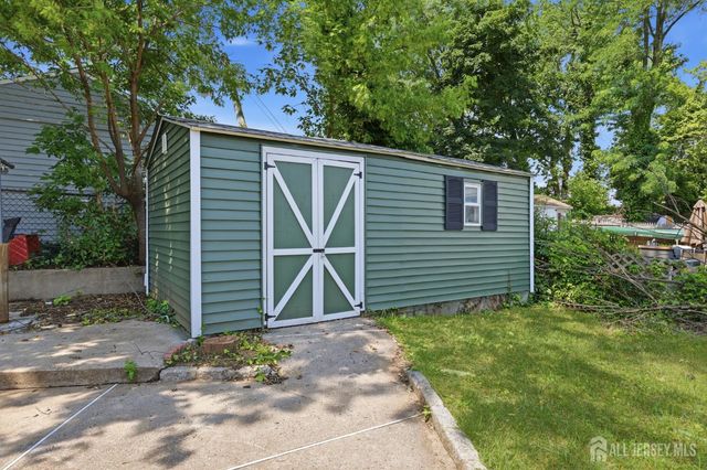 2 Kendall Drive, Parlin, NJ 08859