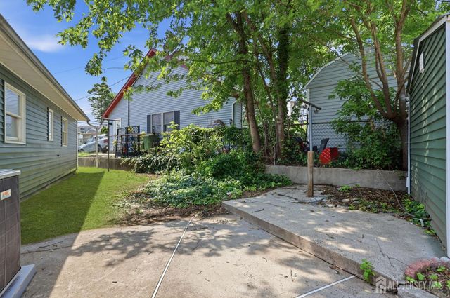 2 Kendall Drive, Parlin, NJ 08859