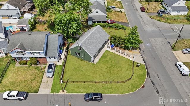 2 Kendall Drive, Parlin, NJ 08859