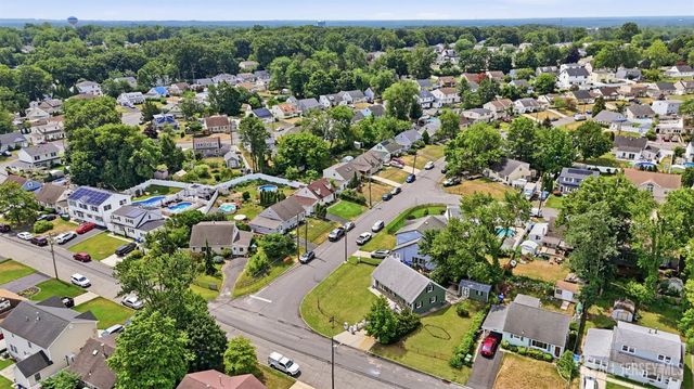 2 Kendall Drive, Parlin, NJ 08859