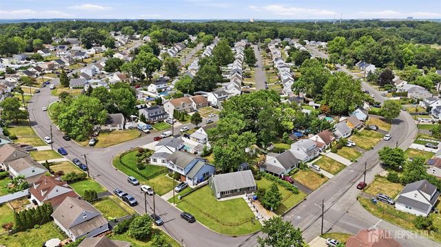 2 Kendall Drive, Parlin, NJ 08859
