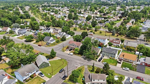 2 Kendall Drive, Parlin, NJ 08859