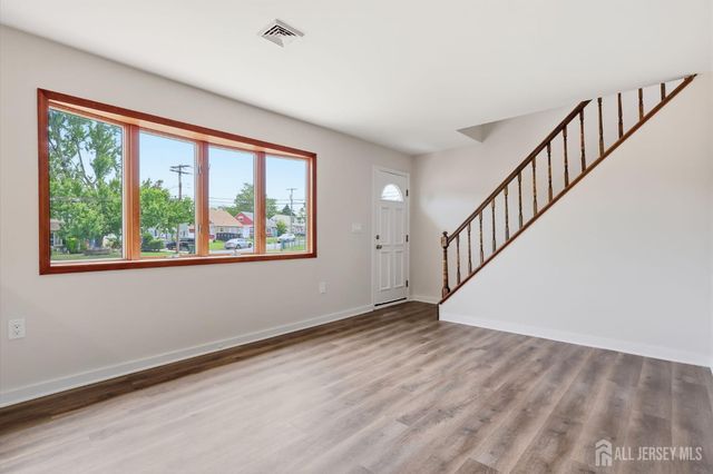 2 Kendall Drive, Parlin, NJ 08859