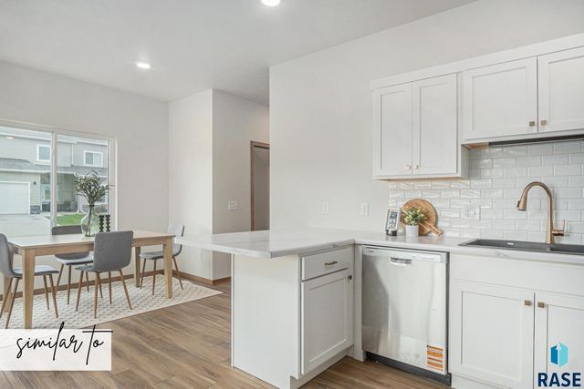 6207 S Ruby Jean Pl Place, Sioux Falls, SD 57108