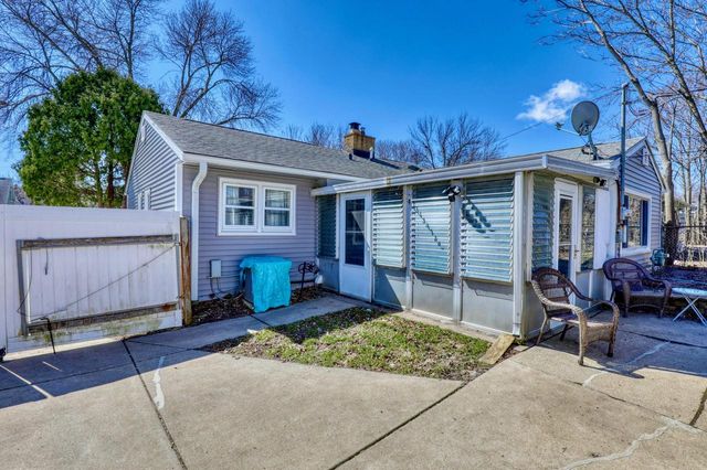 6332 W Bennett AVENUE, Milwaukee, WI 53219