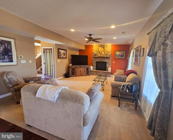 85 MALEK DR, Hanover, PA 17331