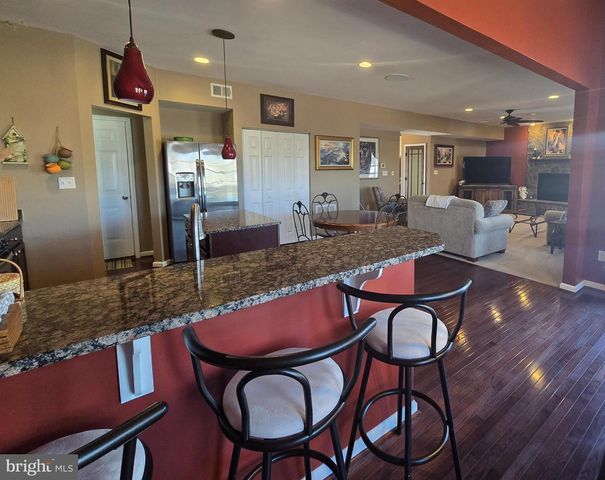 85 MALEK DR, Hanover, PA 17331