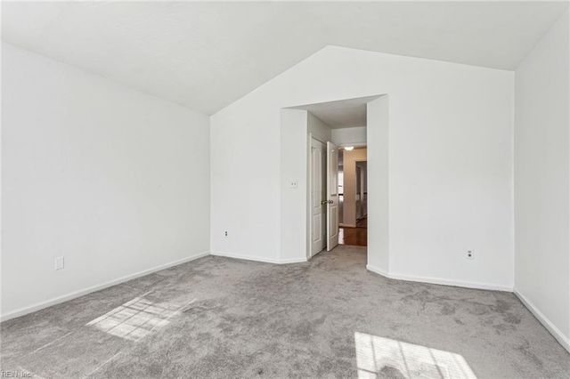 13 Golden Willow CIR, Hampton, VA 23666