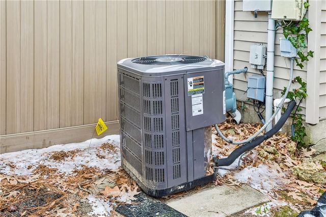 13 Golden Willow CIR, Hampton, VA 23666