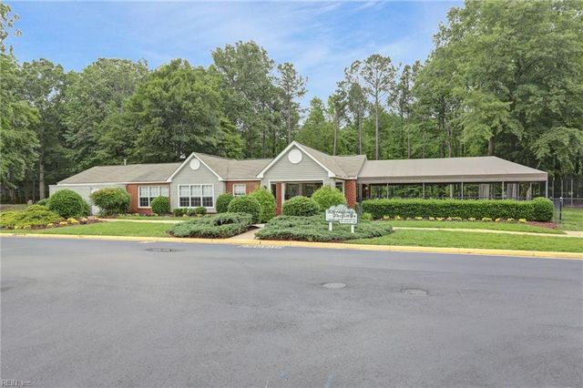 13 Golden Willow CIR, Hampton, VA 23666